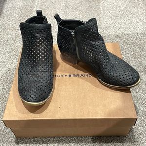 Lucky Brand ankle boots - size 6
